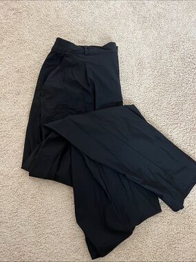 Old Navy SleekTech High-Rise Go-Dry Pant